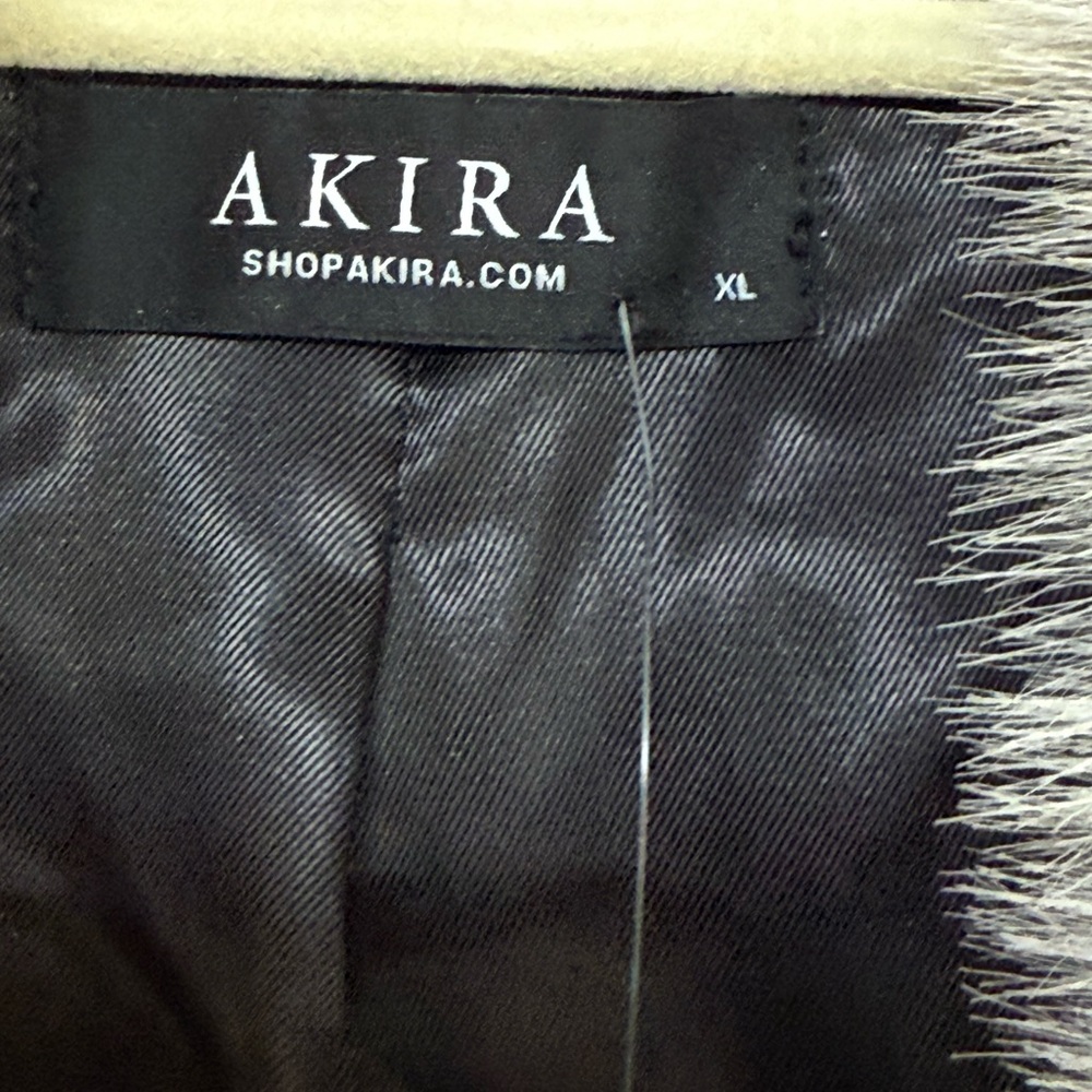AKIRA NWT Stunning Cream Faux Fur Collared Cropped Lined Teddy Jacket (0723) - Picture 7 of 13